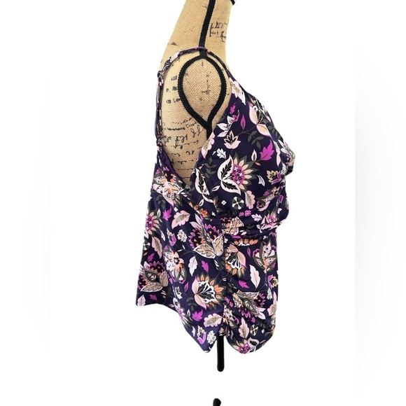 Lands End Purple Floral Swim Tankini Size 24W/ DD Adjustable Straps Build In Bra - Picture 2 of 6